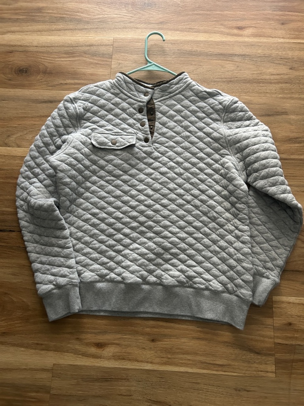 Women’s Quilted Henley Sweatshirt - Light Gray